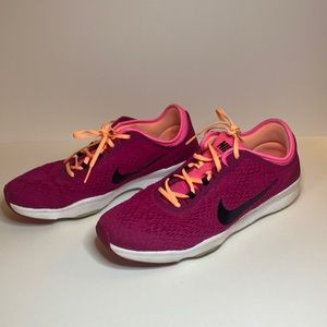 9.5 pink Nike running shoes